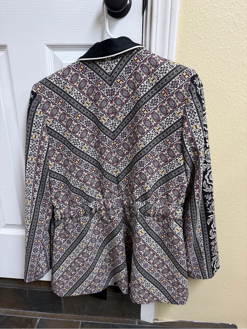 Alice + Olivia Black Shawl-Collar Printed Blazer with Pink Accents - Picture 5 of 5
